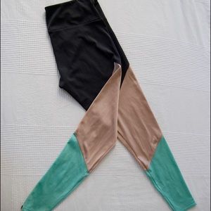 Onzie color block leggings