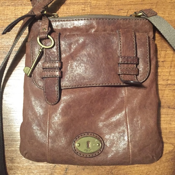 Vintage Fossil crossbody purse.
