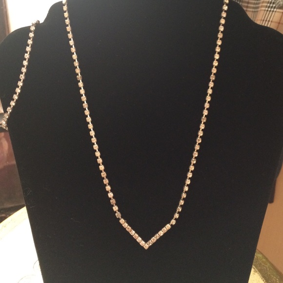 Free with bundle 🎉 Rhinestone necklace and bracelet set