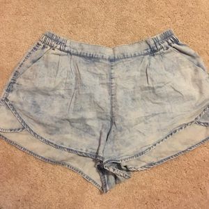 Light wash fashion shorts