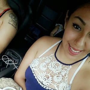 Meet your Posher, Nuvia