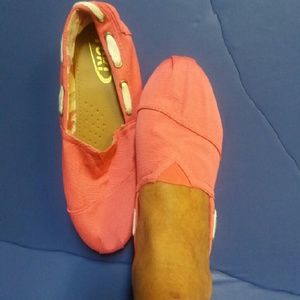 CUTE LITTLE PINK FLAT SHOES