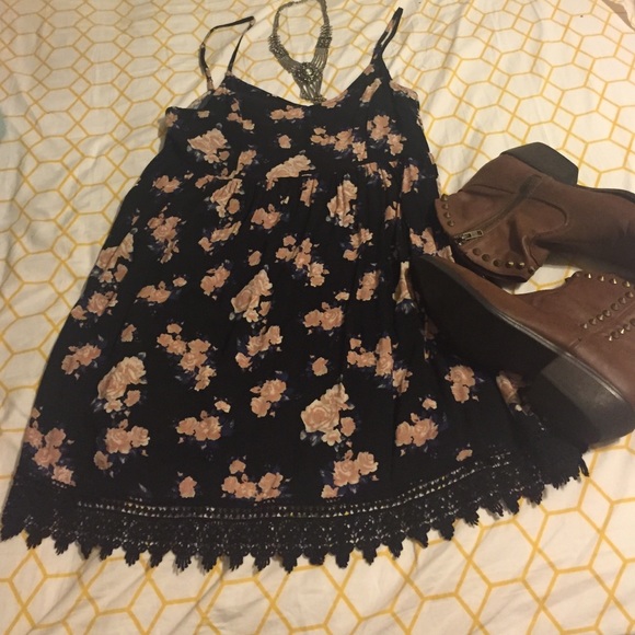 LA Hearts Dresses & Skirts - floral and lace country baby doll pac sun dress