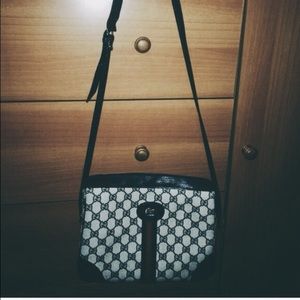 Re-listing Gucci bag