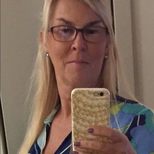 Meet your Posher, Debbie