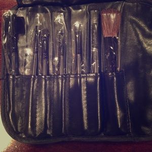 Makeup brushes