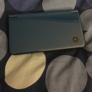 Used blue dsi XL