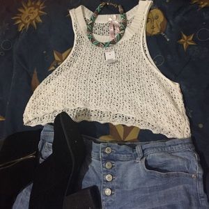 🌙NWT crochet crop top