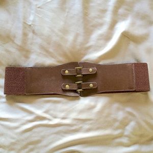 Wide elastic belt medium in dark brown
