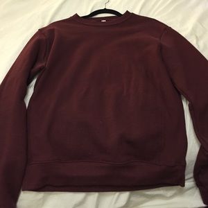 Maroon pull over sweatshirt