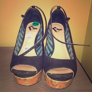 Black & Cork wedges