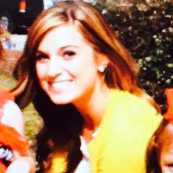 Meet your Posher, Katelyn - Picture 3 of 5