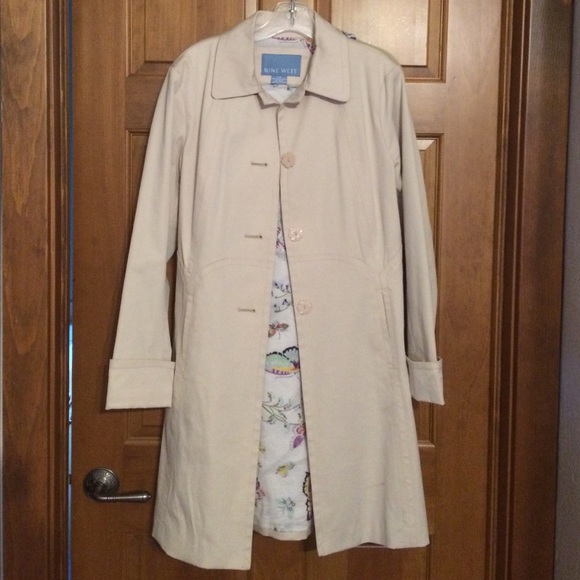 Nine West Trenchcoat/Raincoat Stunning! - Picture 1 of 4