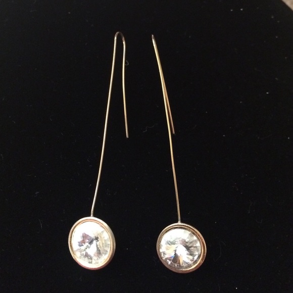 Free with bundle 🎉 Long earrings with Crystal on the ends