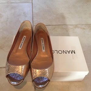 Manolo blahnik peep toe flat