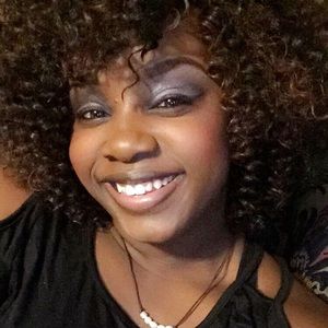 Meet your Posher, Mia