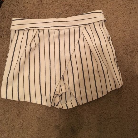 Asos off white stripe skorts - Picture 2 of 4