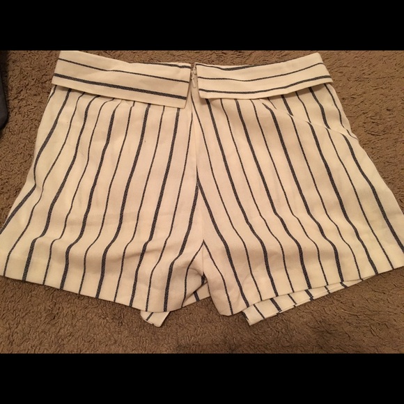 Asos off white stripe skorts - Picture 3 of 4