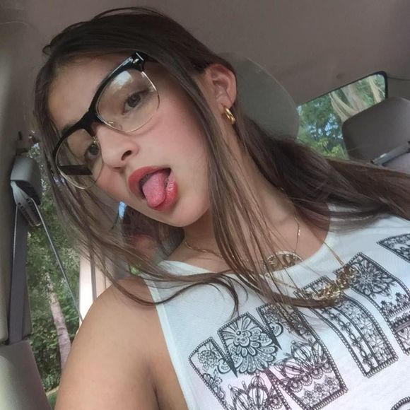 Meet your Posher, Cristal - Picture 1 of 1