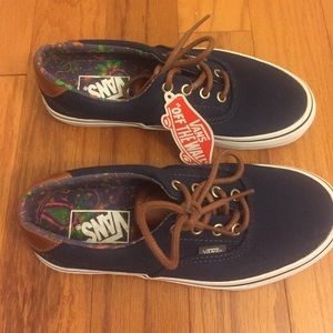 Navy blue Low top vans