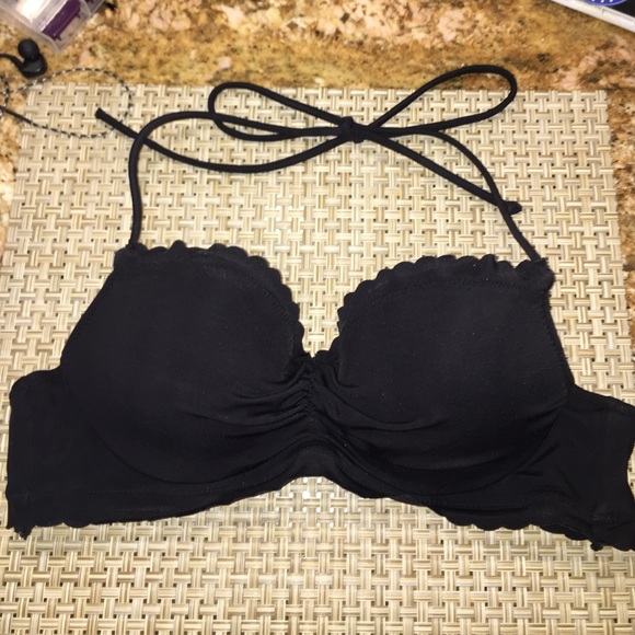 ♥️SOLD♥️black VS scalloped bathing suit top
