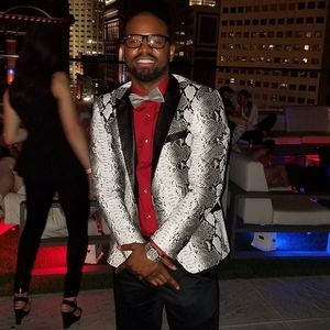 Meet your Posher, Larry