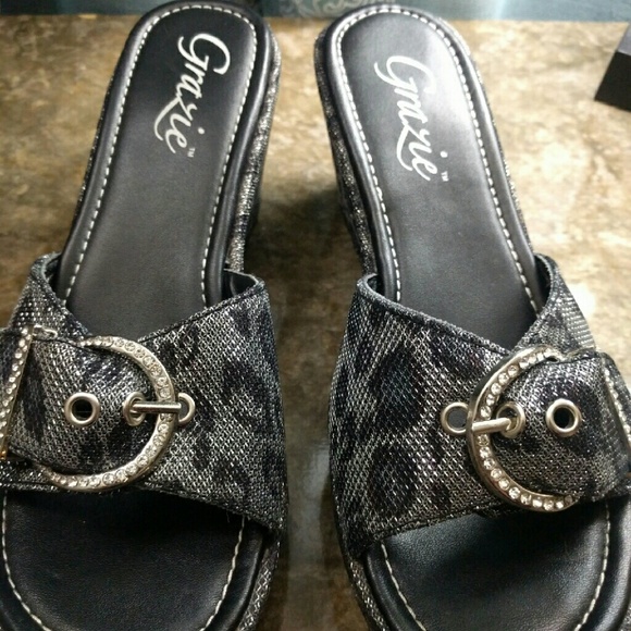 Grazie Women's Wedge Sandal