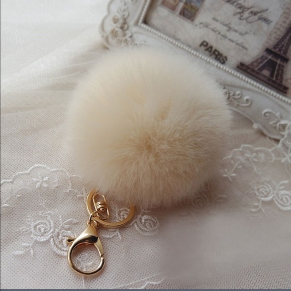 Cream Pom Pom