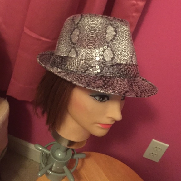 Fadora hat