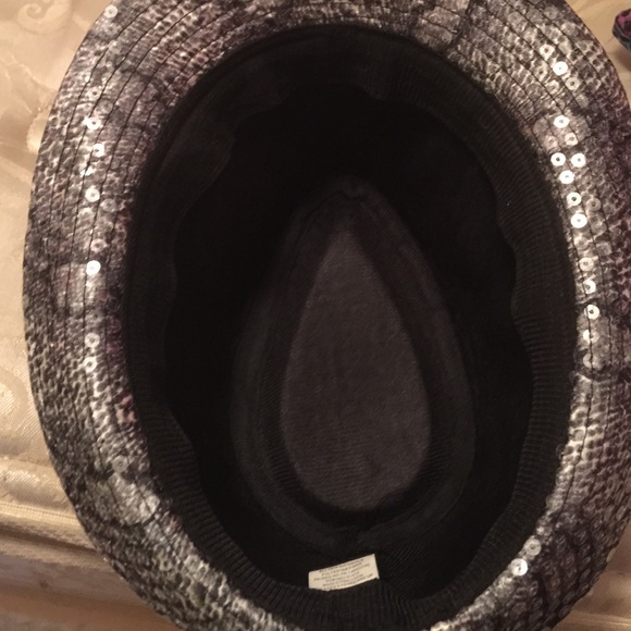 Fadora hat - Picture 3 of 3
