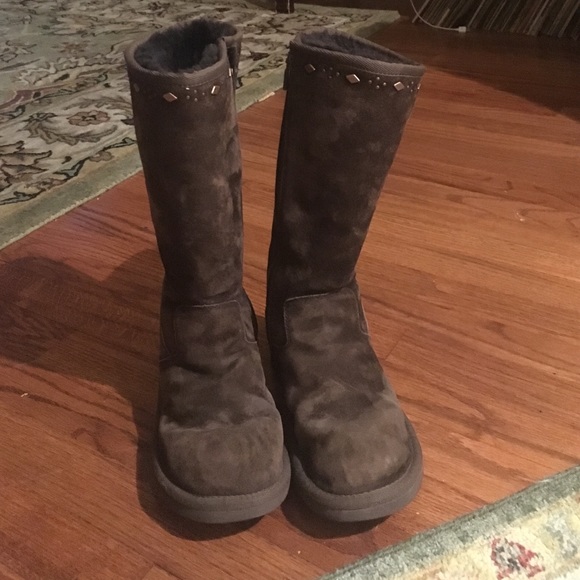 Authentic Brown Uggs 7
