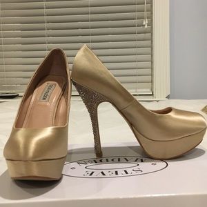 Beaded Steve Madden pumps