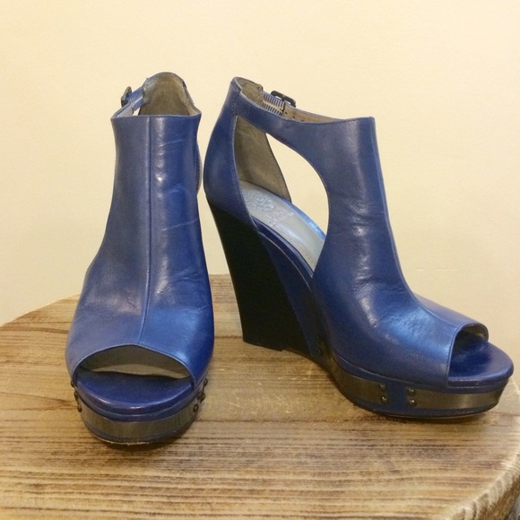 Genuine Leather Vince Camuto Cut-Out Wedge