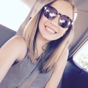 Meet your Posher, Emily