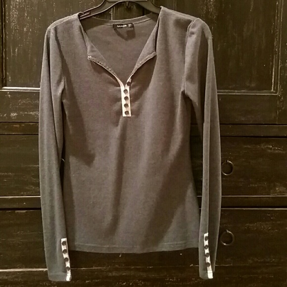 Patty Boutik V neck long sleeved shirt