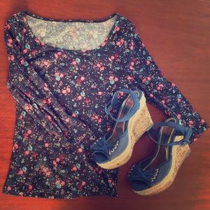 Mudd Blue Floral Long Sleeve Shirt says Large but