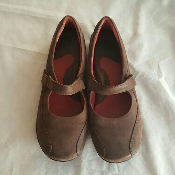 BORN Leather Maryjanes