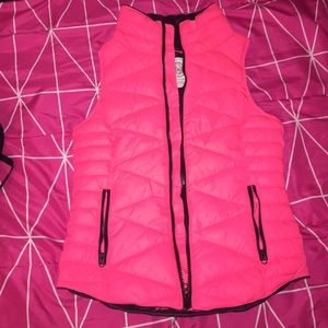 Bright Pink Sleeveless Vest and Spin Brush Combo