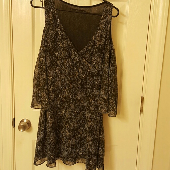 Sold!!Off shoulder dress - Picture 2 of 3