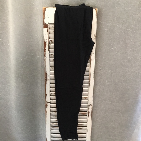 BNWT LuLaRoe TC Black Leggings