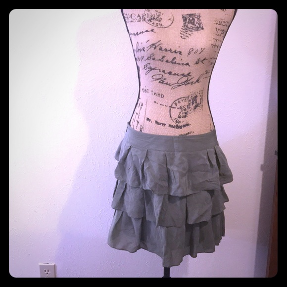 Flirty olive green ruffle skirt - Picture 1 of 4