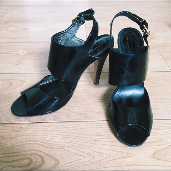 BCBGMaxAzria Shoes - BCBG MaxAzria | NWOT patent leather heels