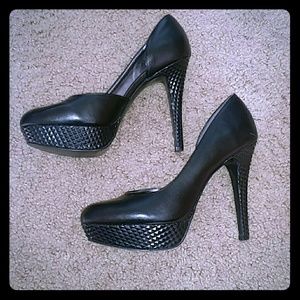 Gorgoues Nine West Pumps/heels.