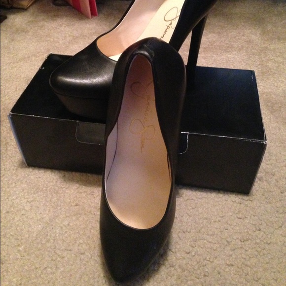 Jessica Simpson black platform pumps size 9