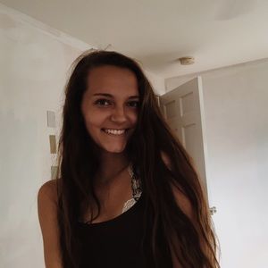 Meet your Posher, Becca