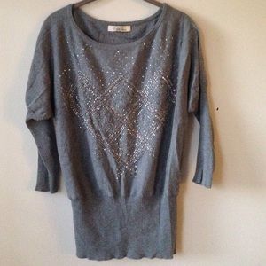 Price drop!! Gorgeous boutique forever 21 sweater.