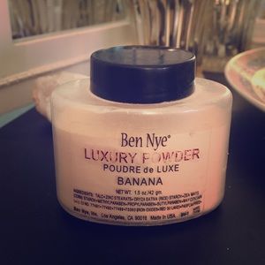Ben Nye Luxury Banana Powder