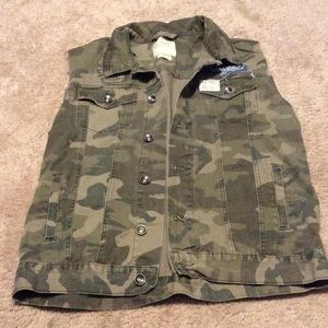 Camo Sleeveless Vest