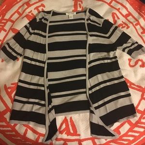 Beautiful Black/Gray Stripe Short-Sleeve Cardigan