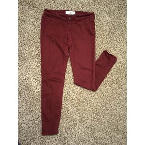 Hollister maroon jeans/leggings